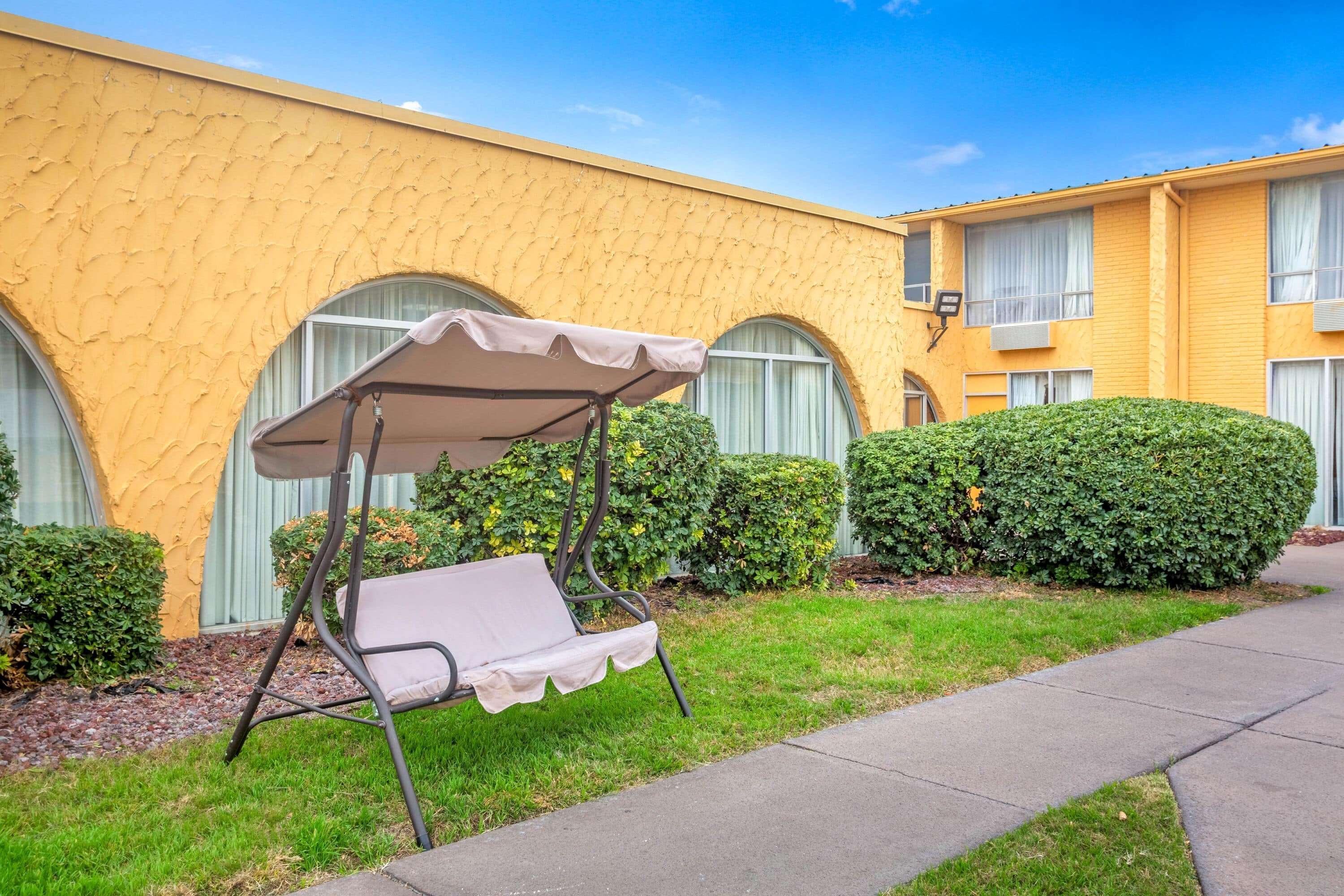 Days Inn By Wyndham Del Rio Exterior photo
